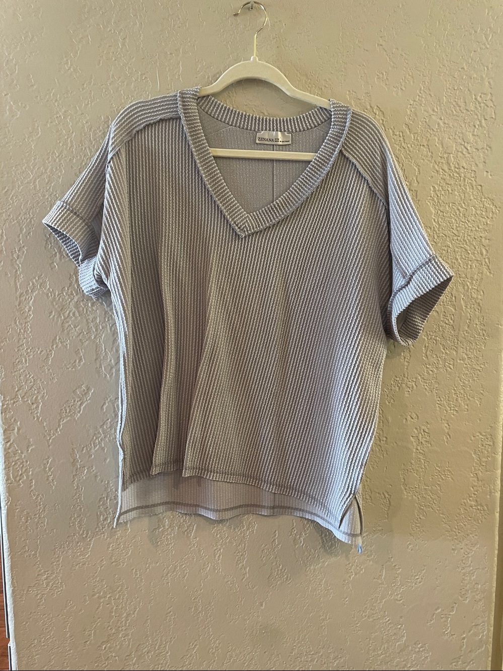 Zenana Outfitters gray V-Neck Ribbed Short Sleeve Knit Top